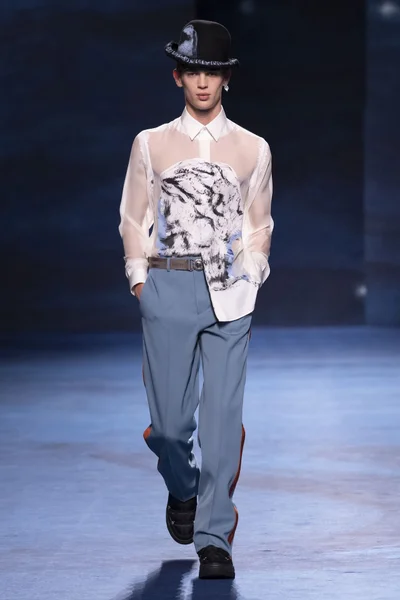 Look 43